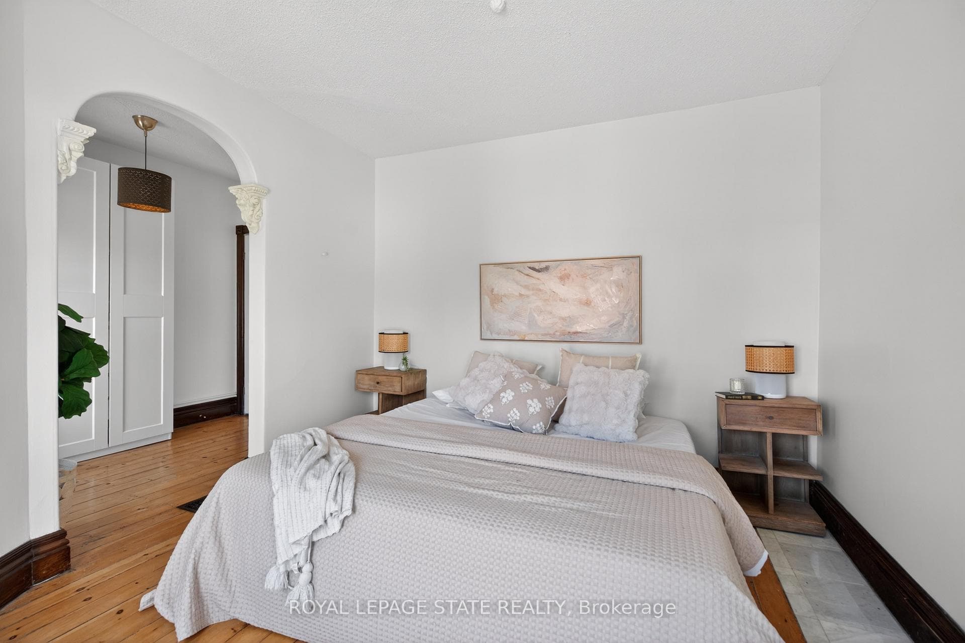 225 Hess Street photo 24