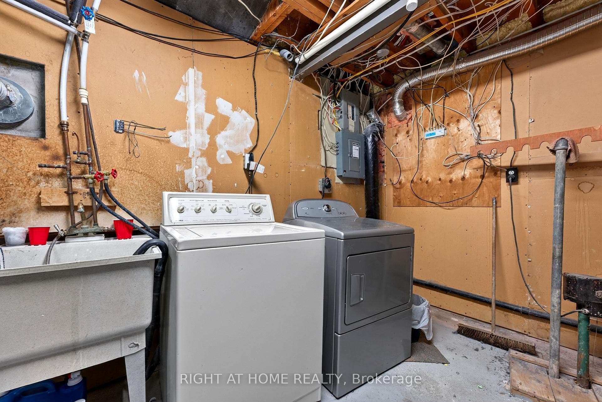 60 Westwood Drive photo 21