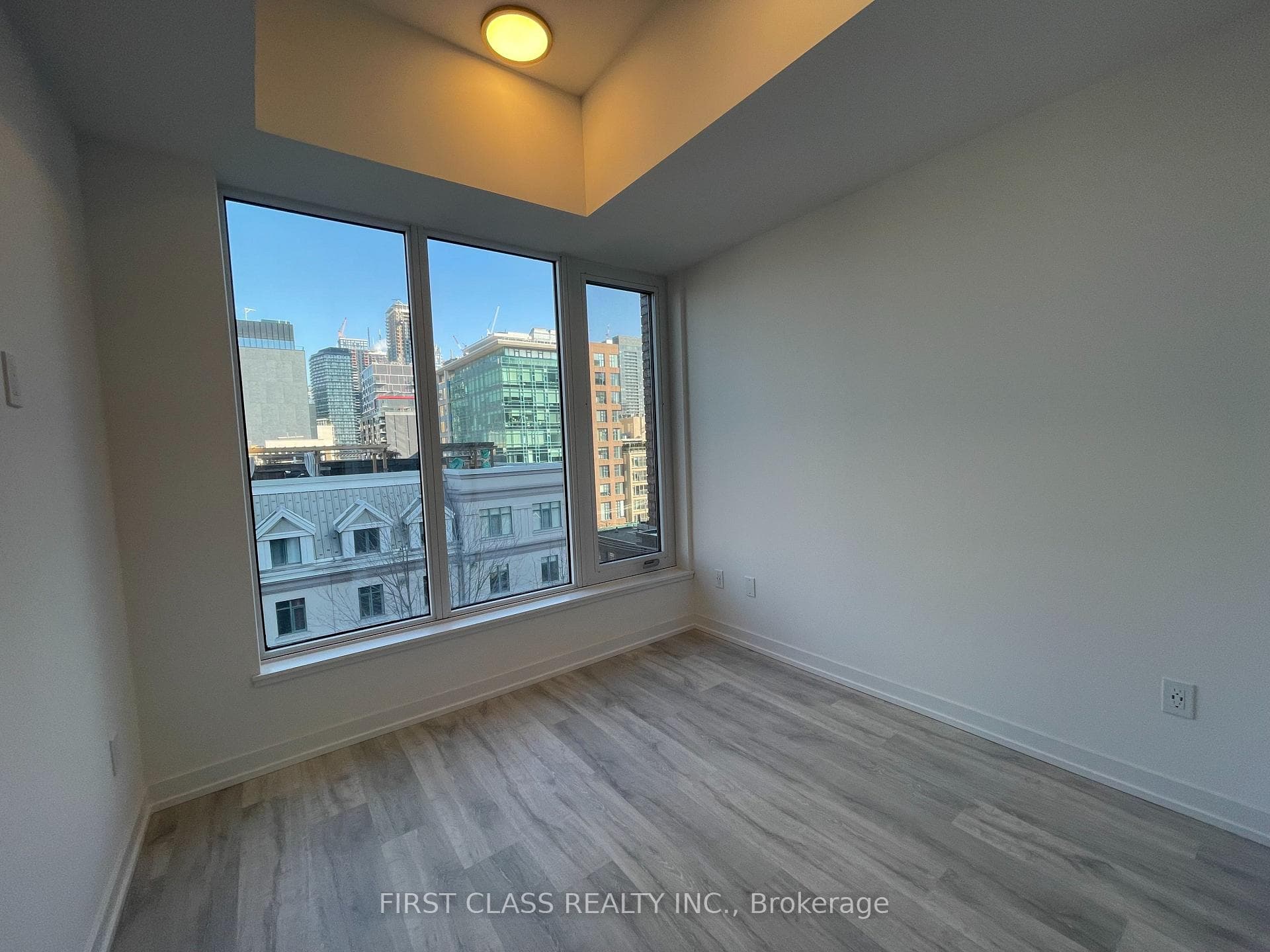 2 Augusta Avenue Unit 703 photo 8