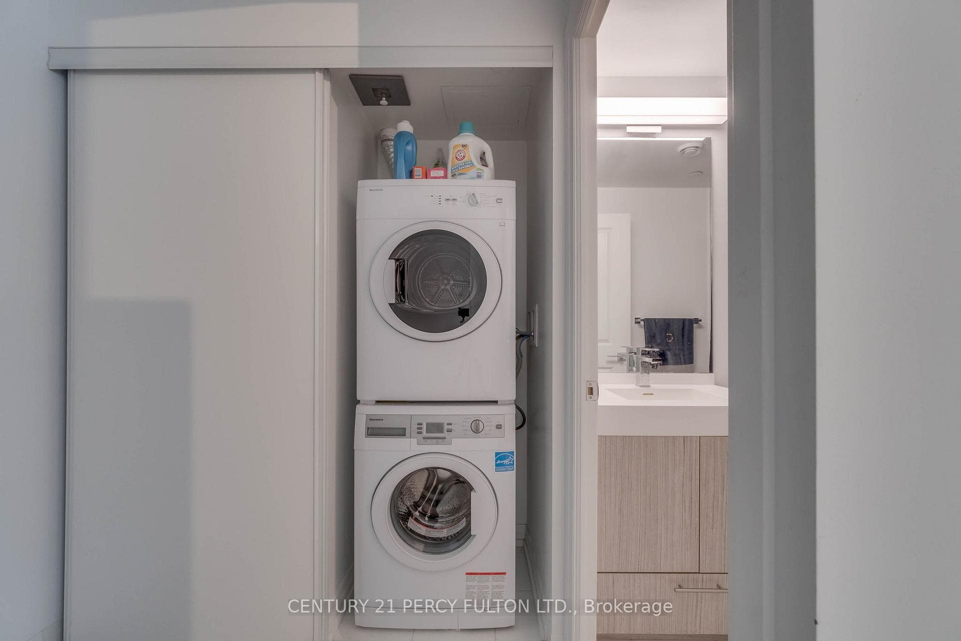 251 Jarvis Street Unit 518 photo 8