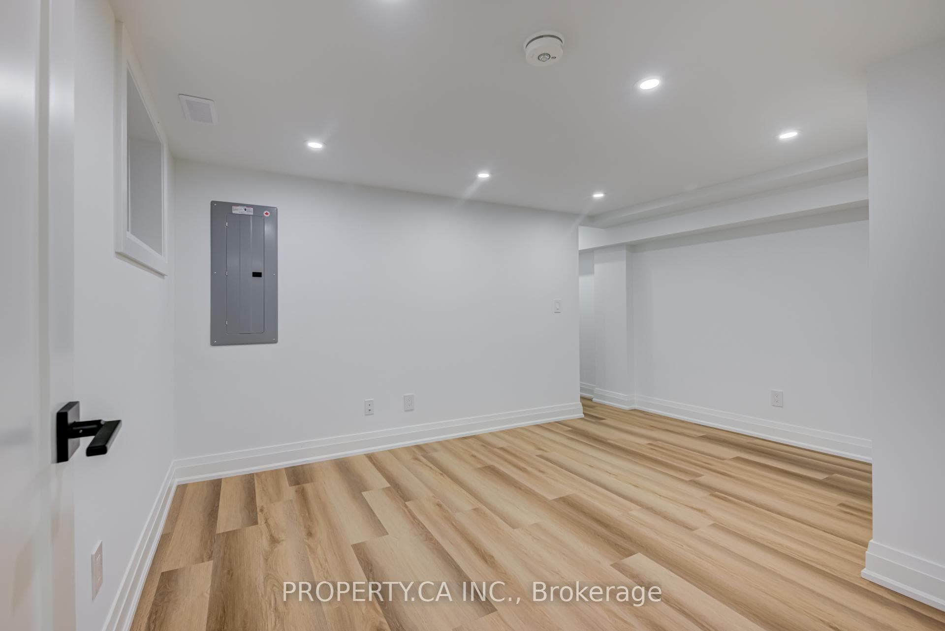 8 First Avenue Unit Lower photo 8