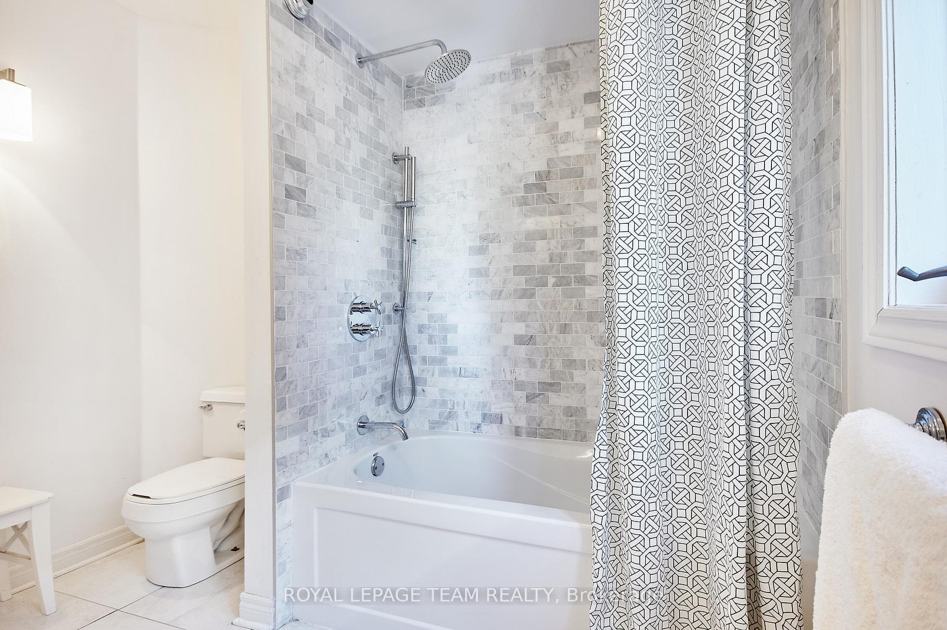 108 Stanley Avenue photo 26