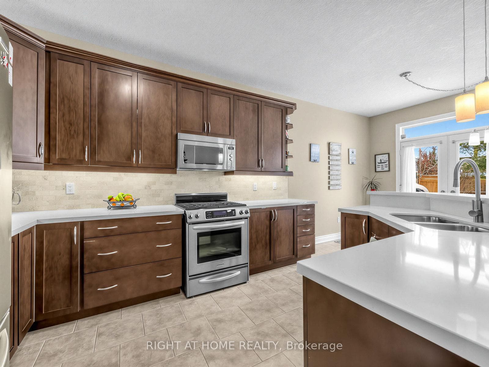 826 Booth Avenue photo 11