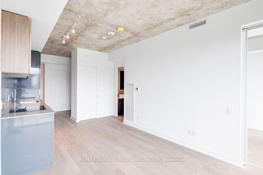 161 Roehampton Avenue Unit 3512 photo 23