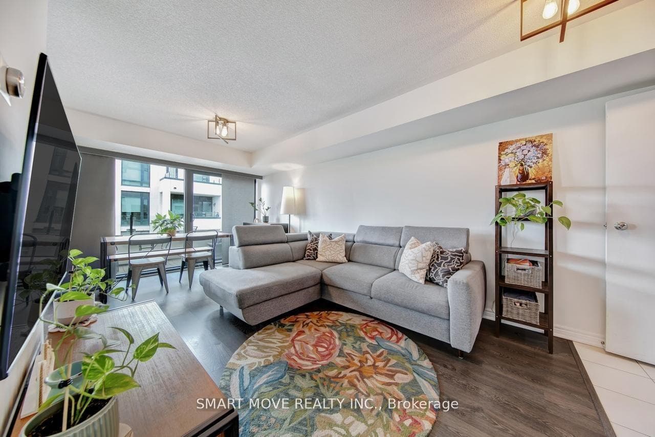 138 Widdicombe Hill Boulevard Unit 716 photo 4