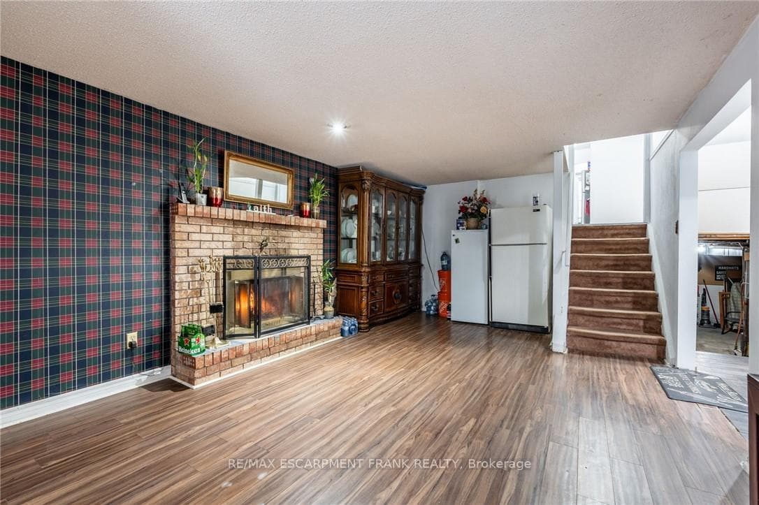 97 Guildwood Drive photo 33