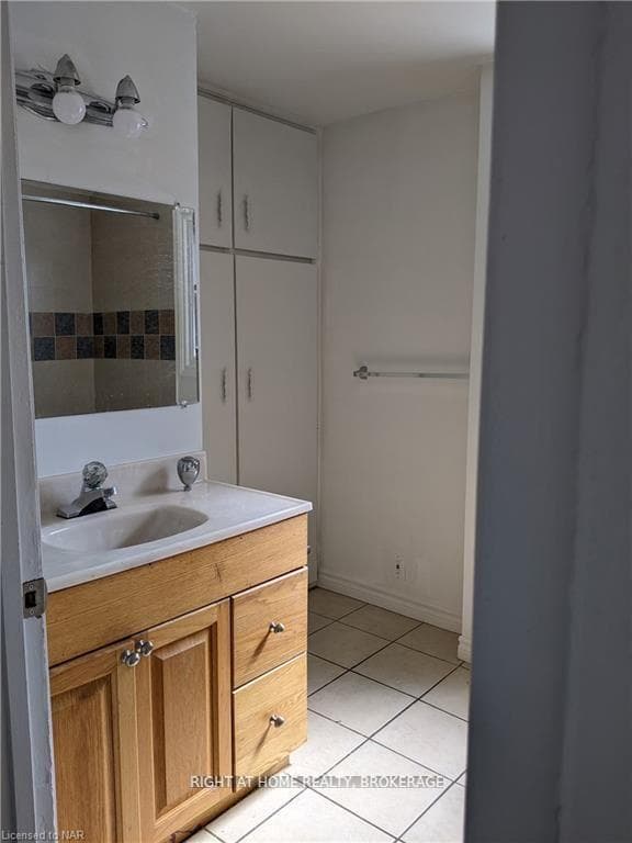 6153 william Street Unit A photo 10