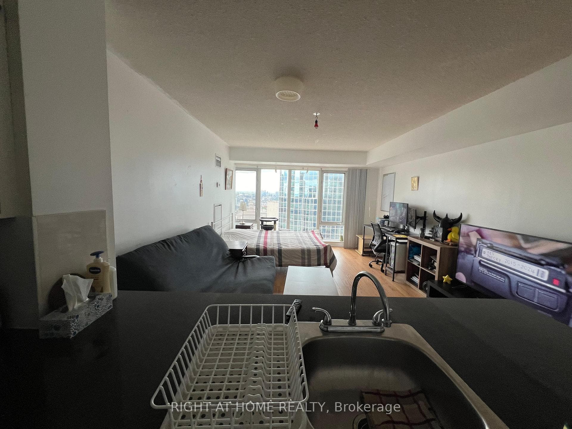 210 Victoria Street Unit 4210 photo 5
