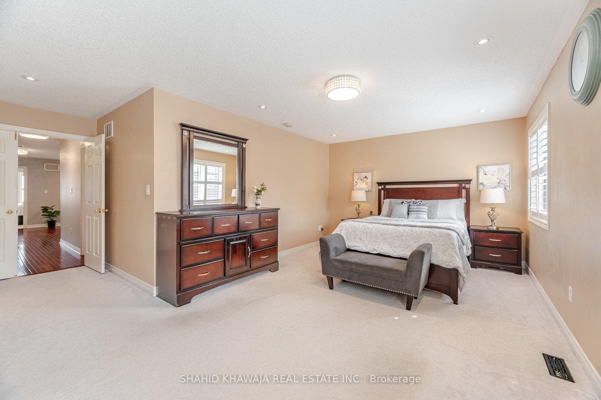 355 Bessborough Drive photo 23