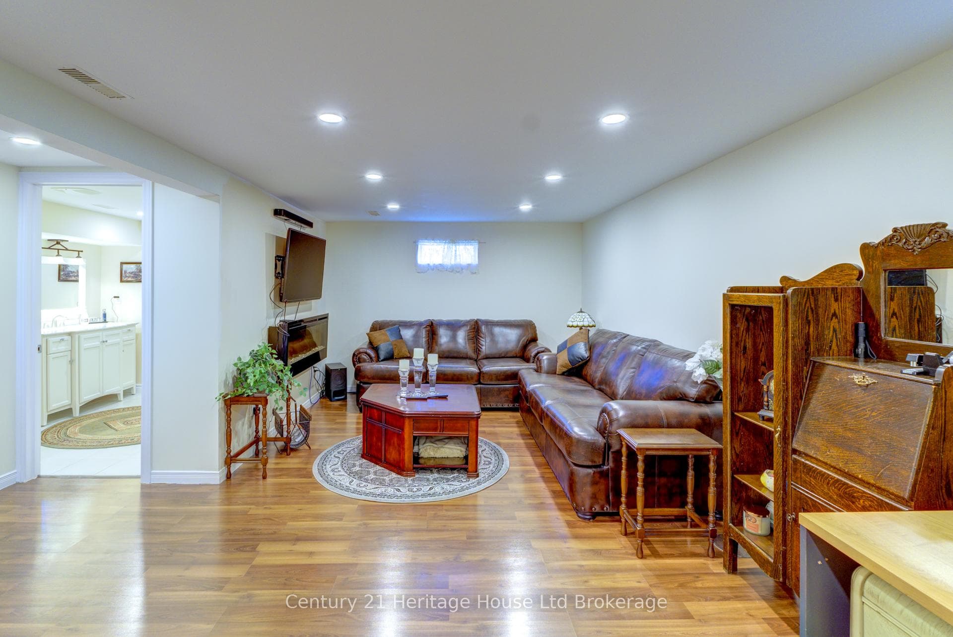 842 Shannon Drive photo 32