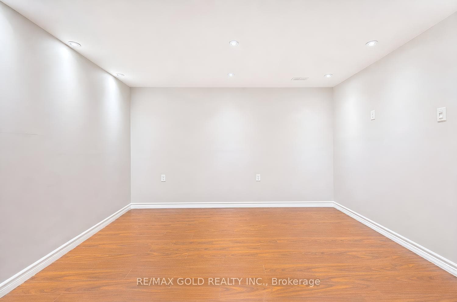 5 Ravenswood Drive photo 28