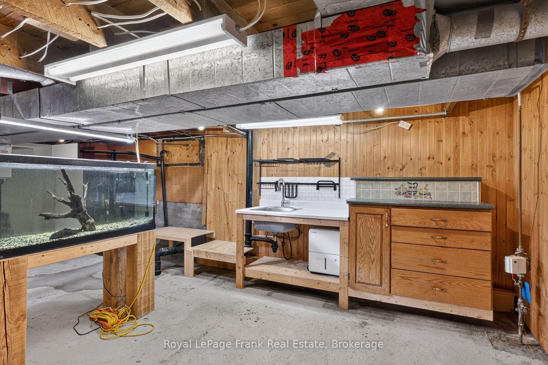 728 Hurley Street photo 37