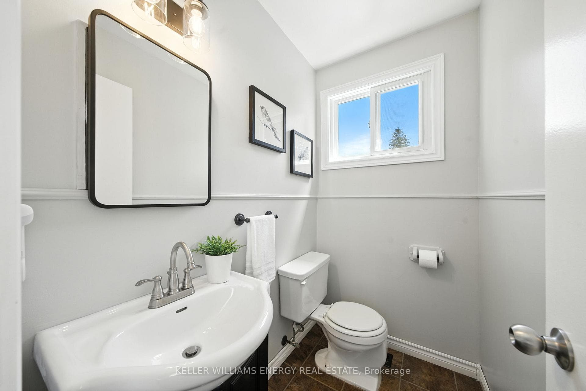 667 Fife Court photo 9