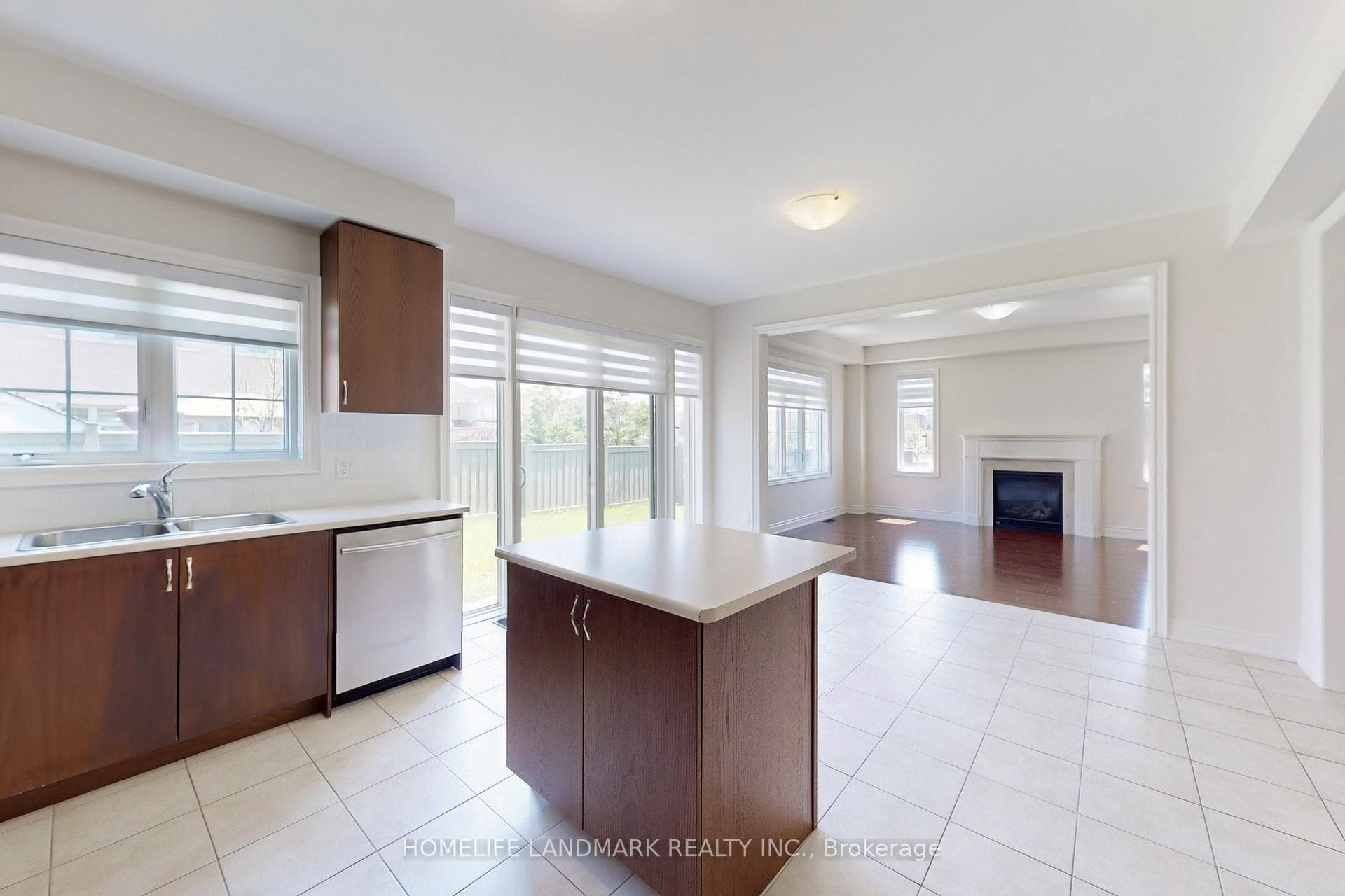 1533 Devine Point photo 14