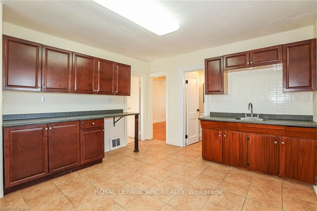 250 NIAGARA Street photo 13