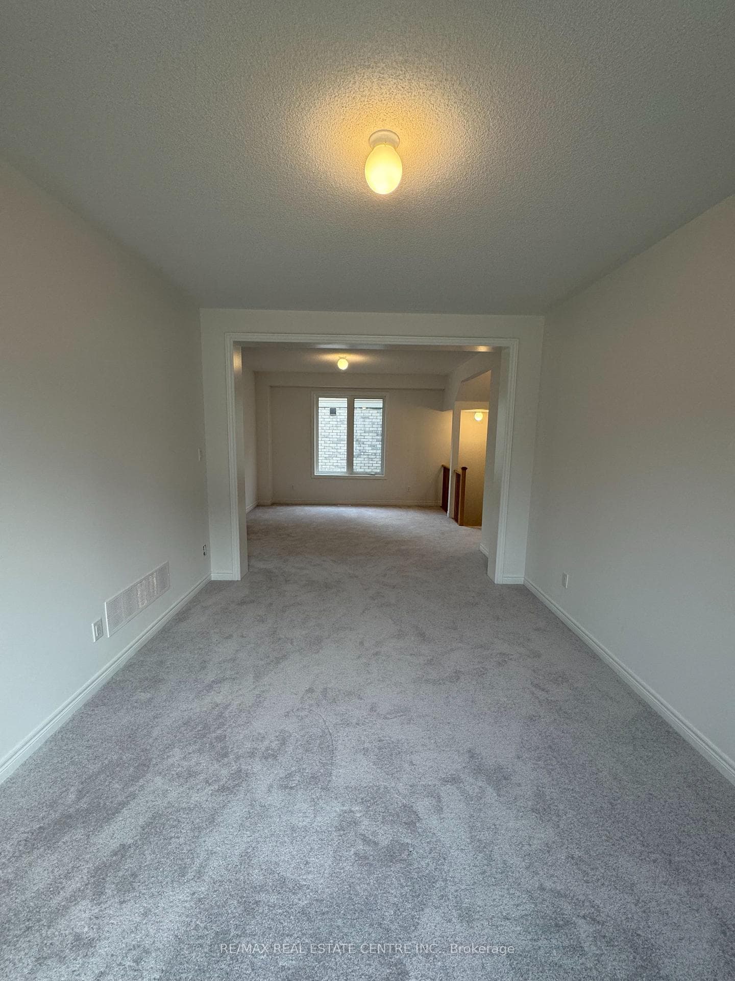 33 Wakefield Boulevard photo 12
