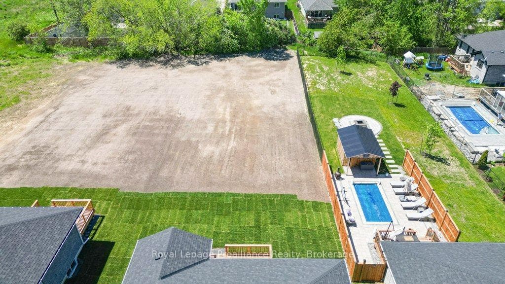 8 Dunmor Street photo 39