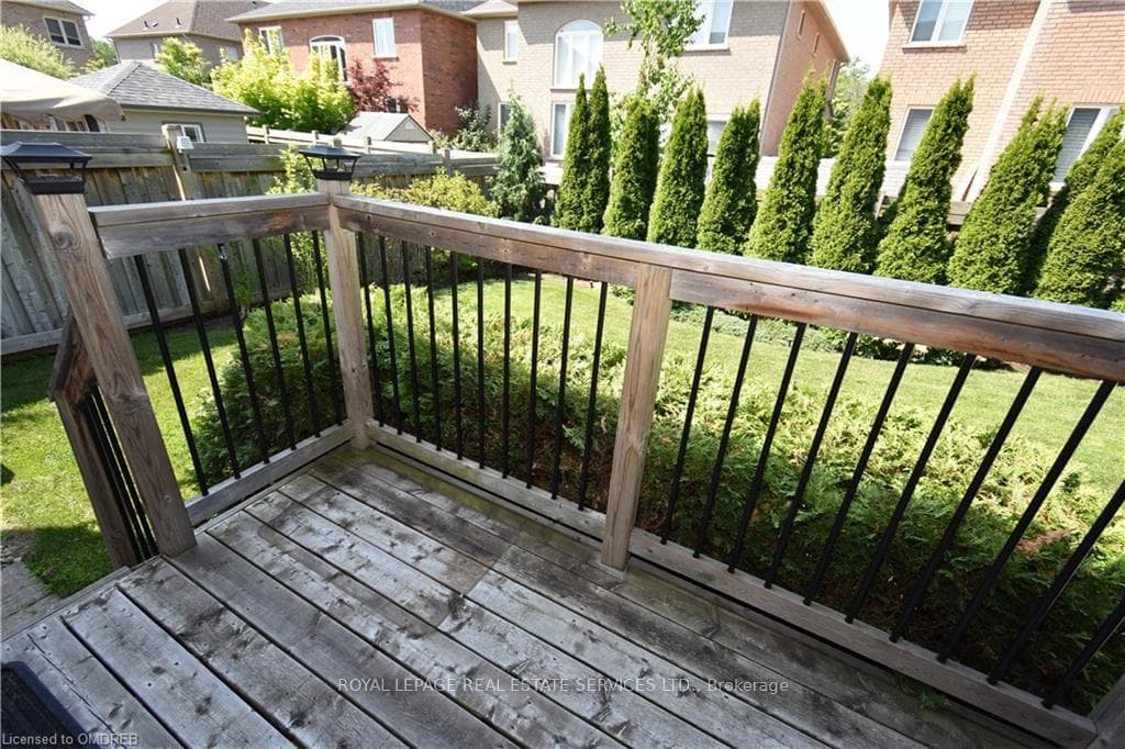 212 Beechtree Crescent photo 45