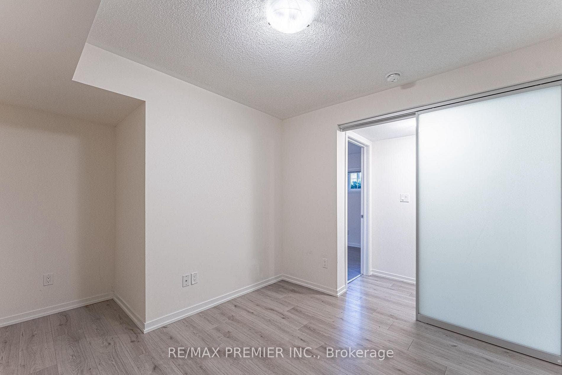 26 Bruce Street Unit B02 photo 9