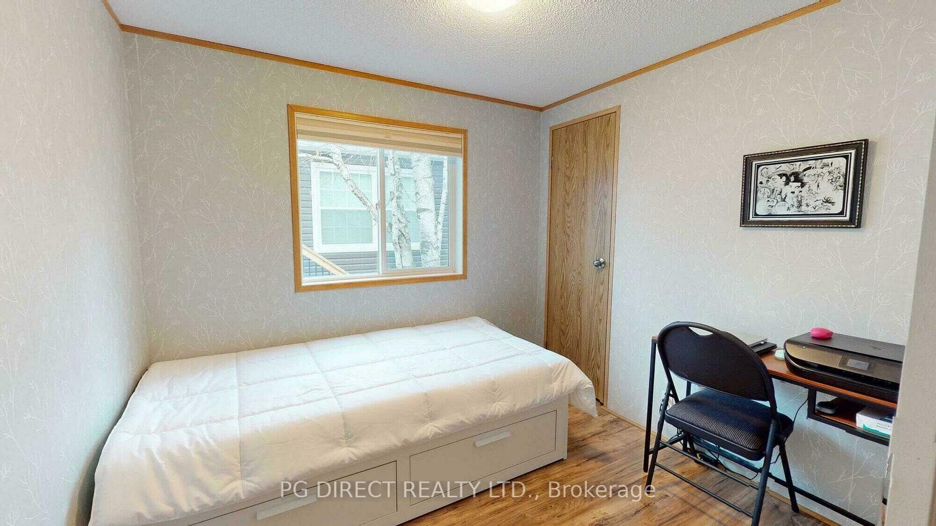 24 Jasper Heights photo 11
