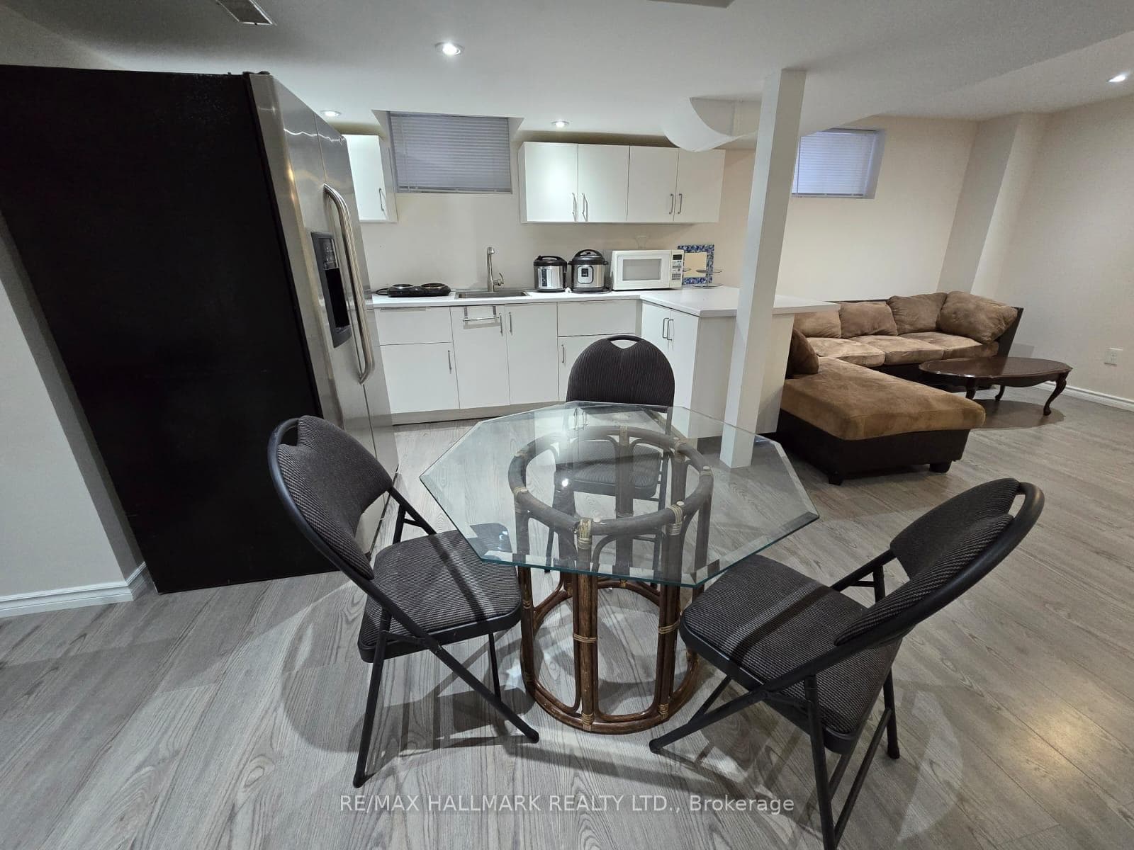 74 Pieter Vos Drive Unit Bsmnt photo 3