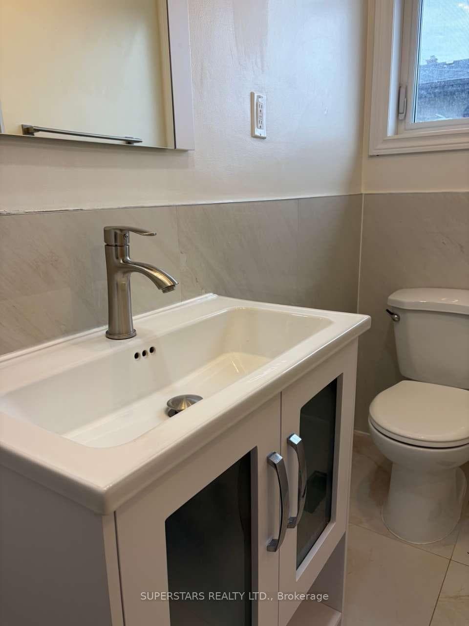 206 Lindsay Street Unit Upper photo 15