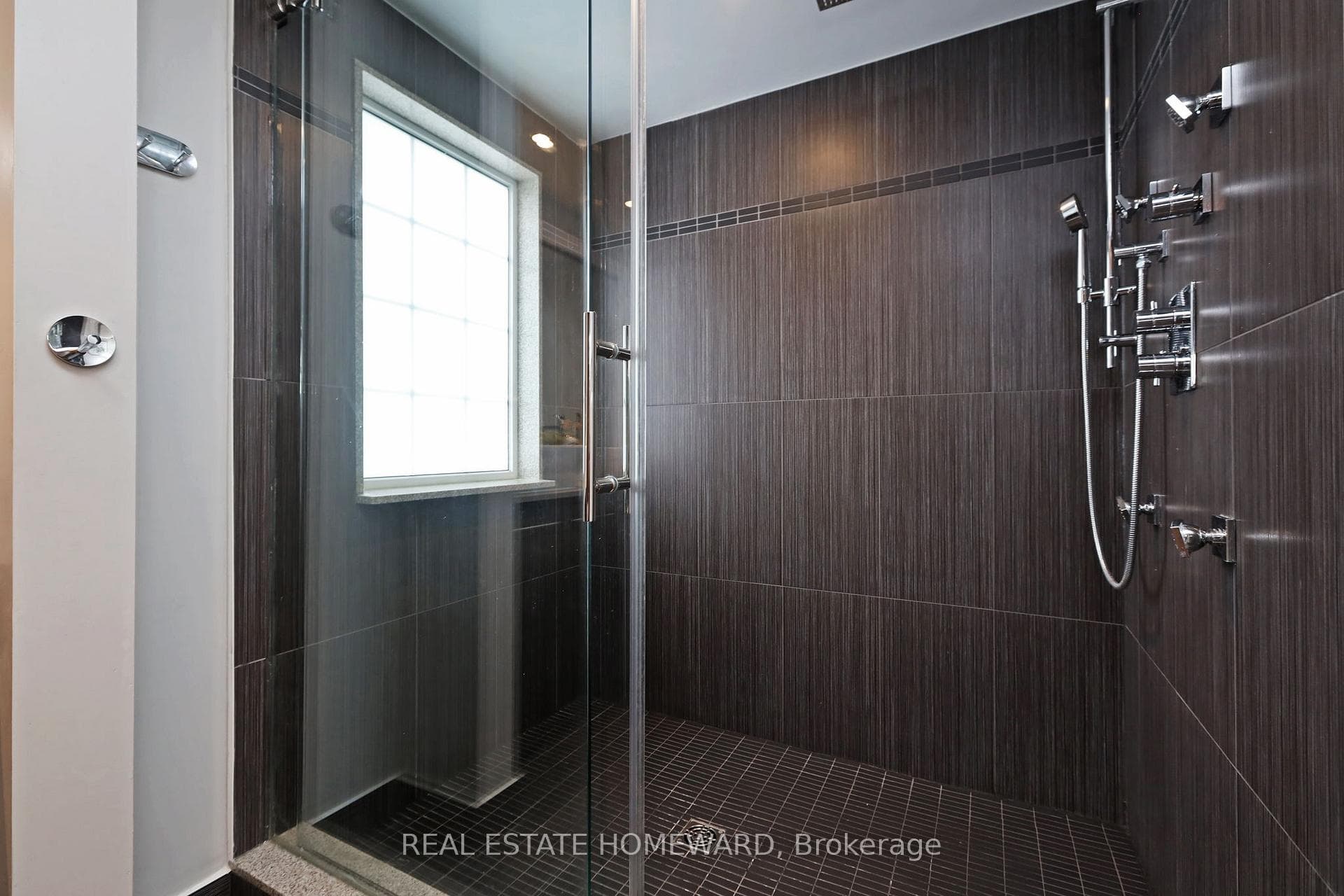 6 Wellesley Place Unit 30 photo 16