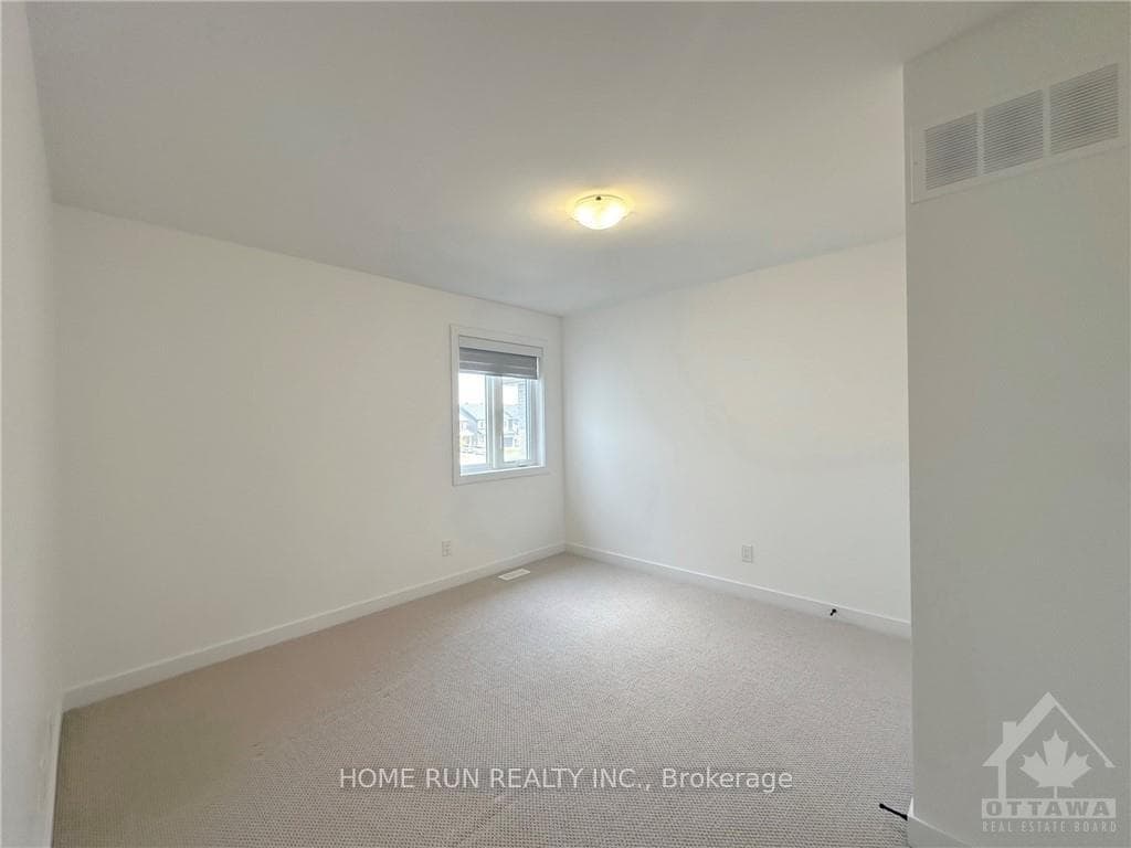67 VICEROY Mews photo 24