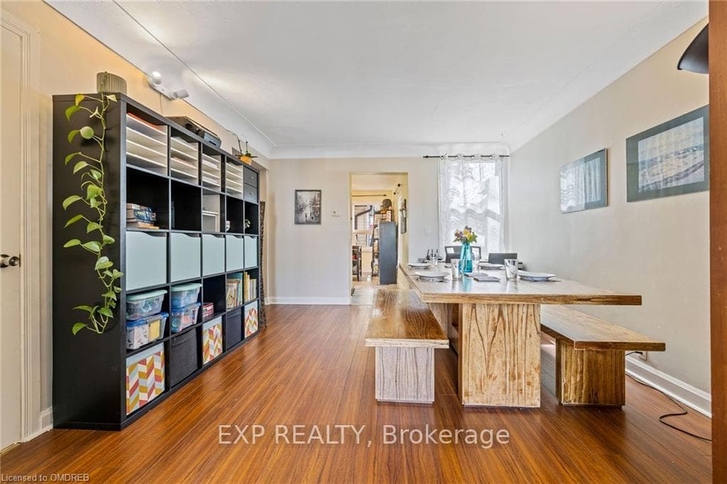 236 WELLINGTON Street photo 16