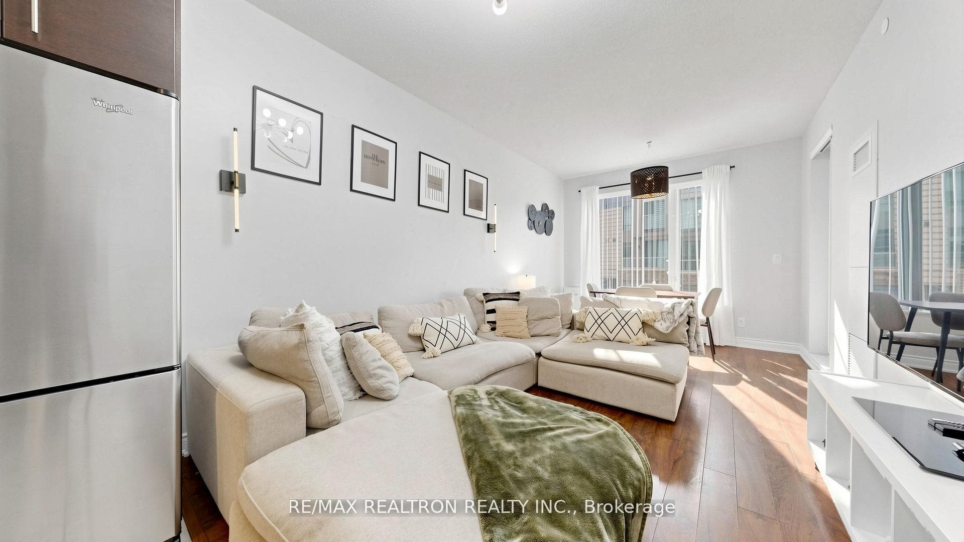 277 South Park Road Unit 203 photo 10