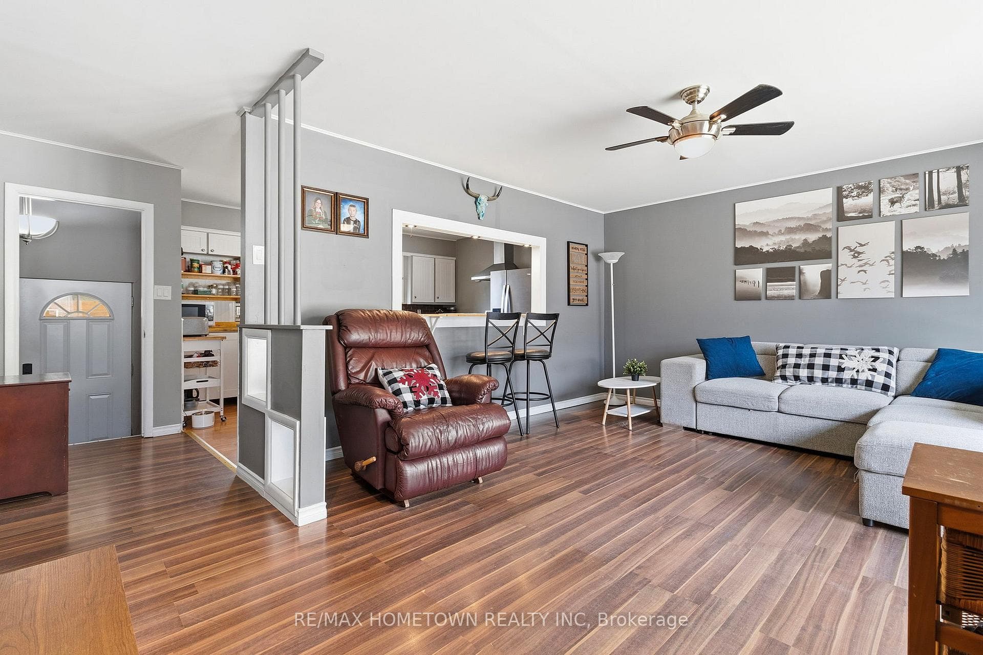 2038 Dundas Street photo 8