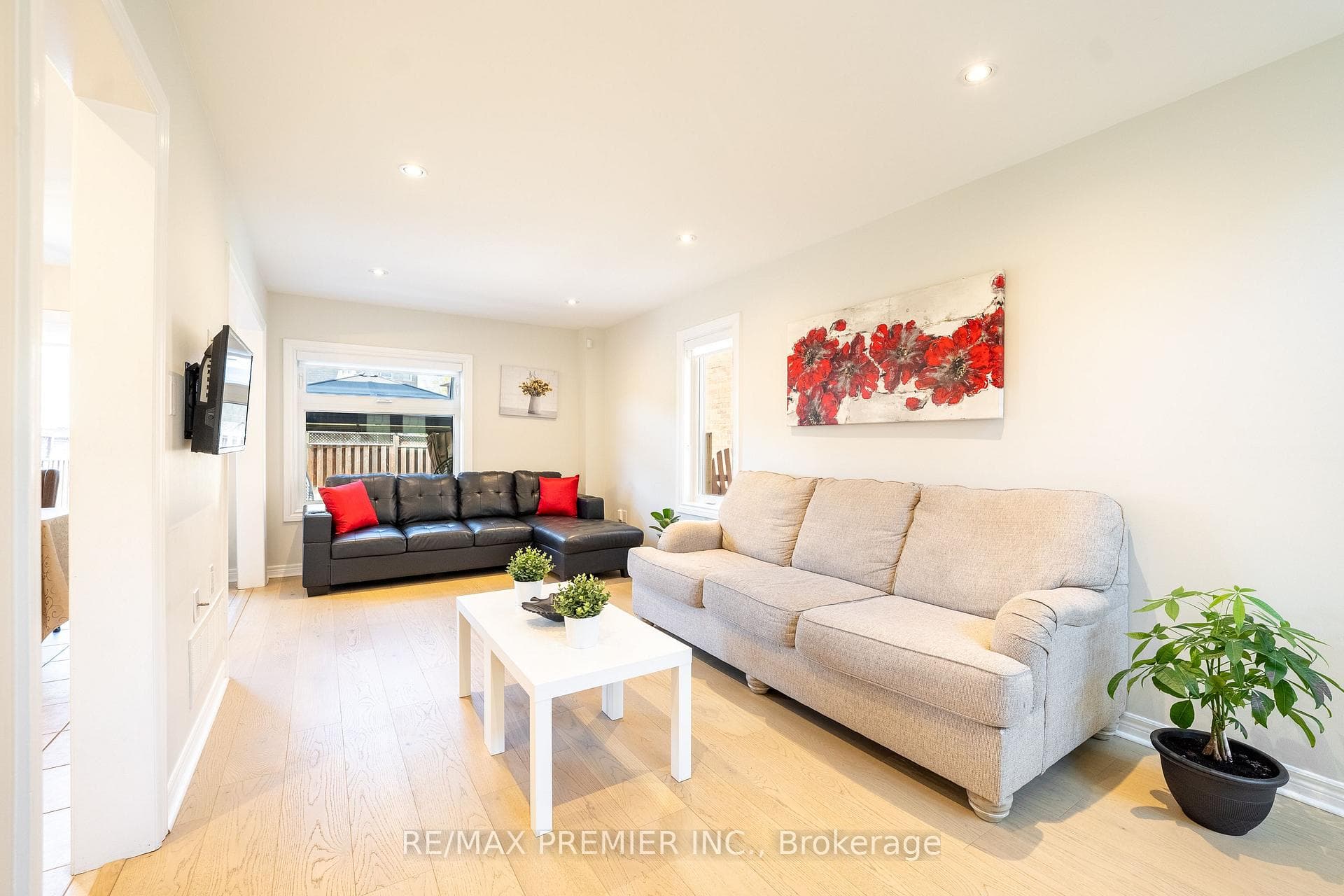 22 Laura Sabrina Drive photo 6