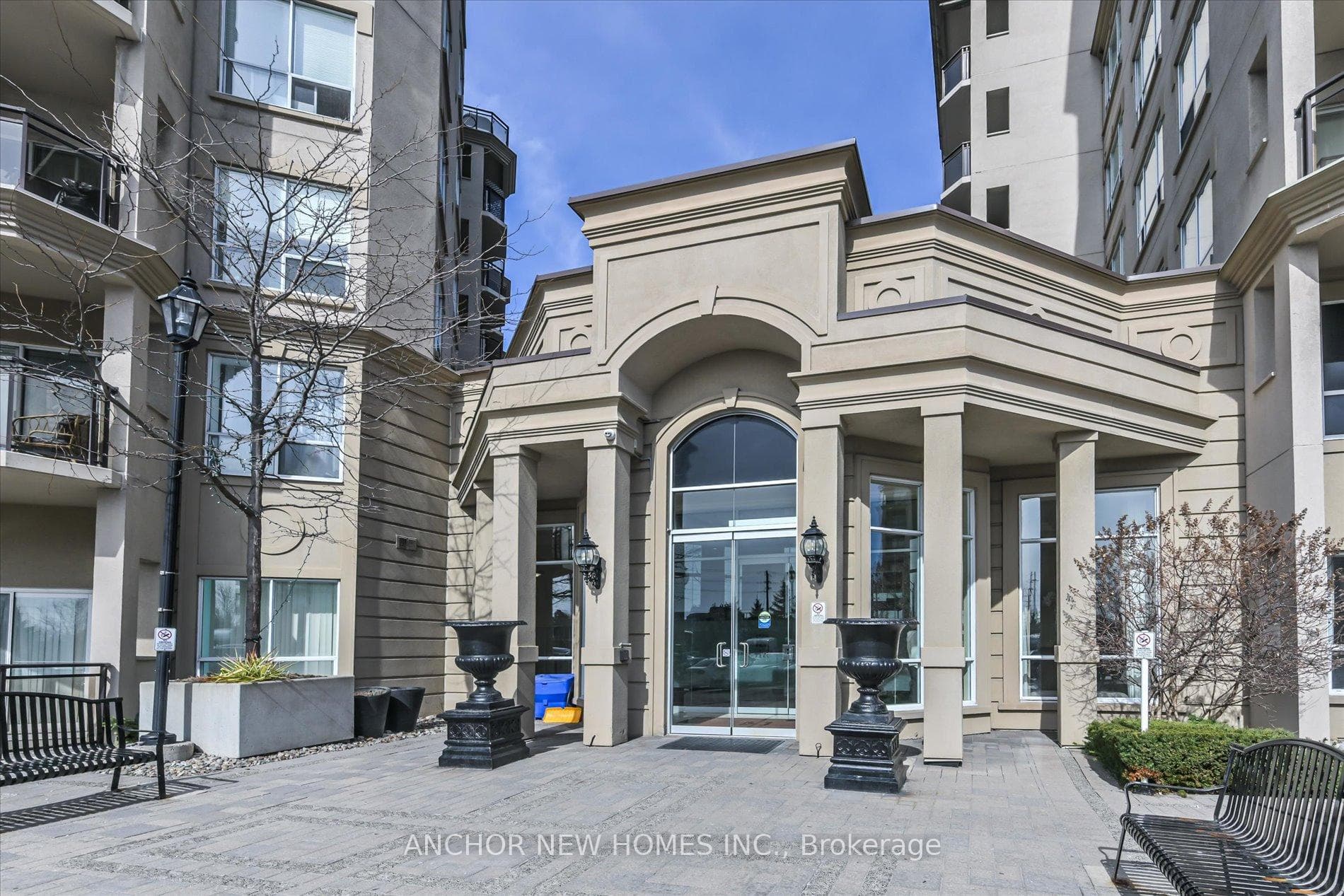 2 Maison Parc Court Unit 715 photo 1