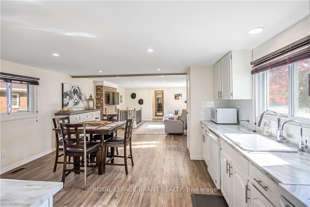 37 Morton Avenue photo 2