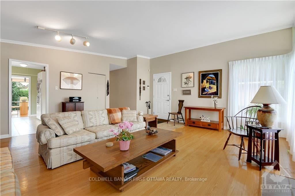 986 PARKHURST Boulevard photo 4
