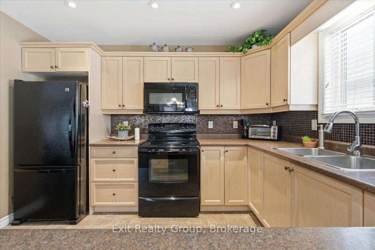 267 Raglan Street photo 16
