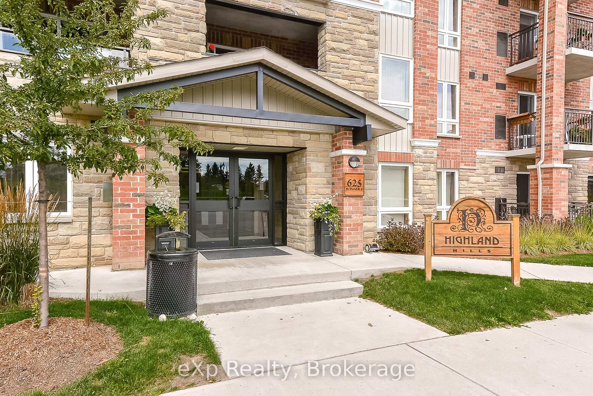 625 St David Street Unit 305 photo 33