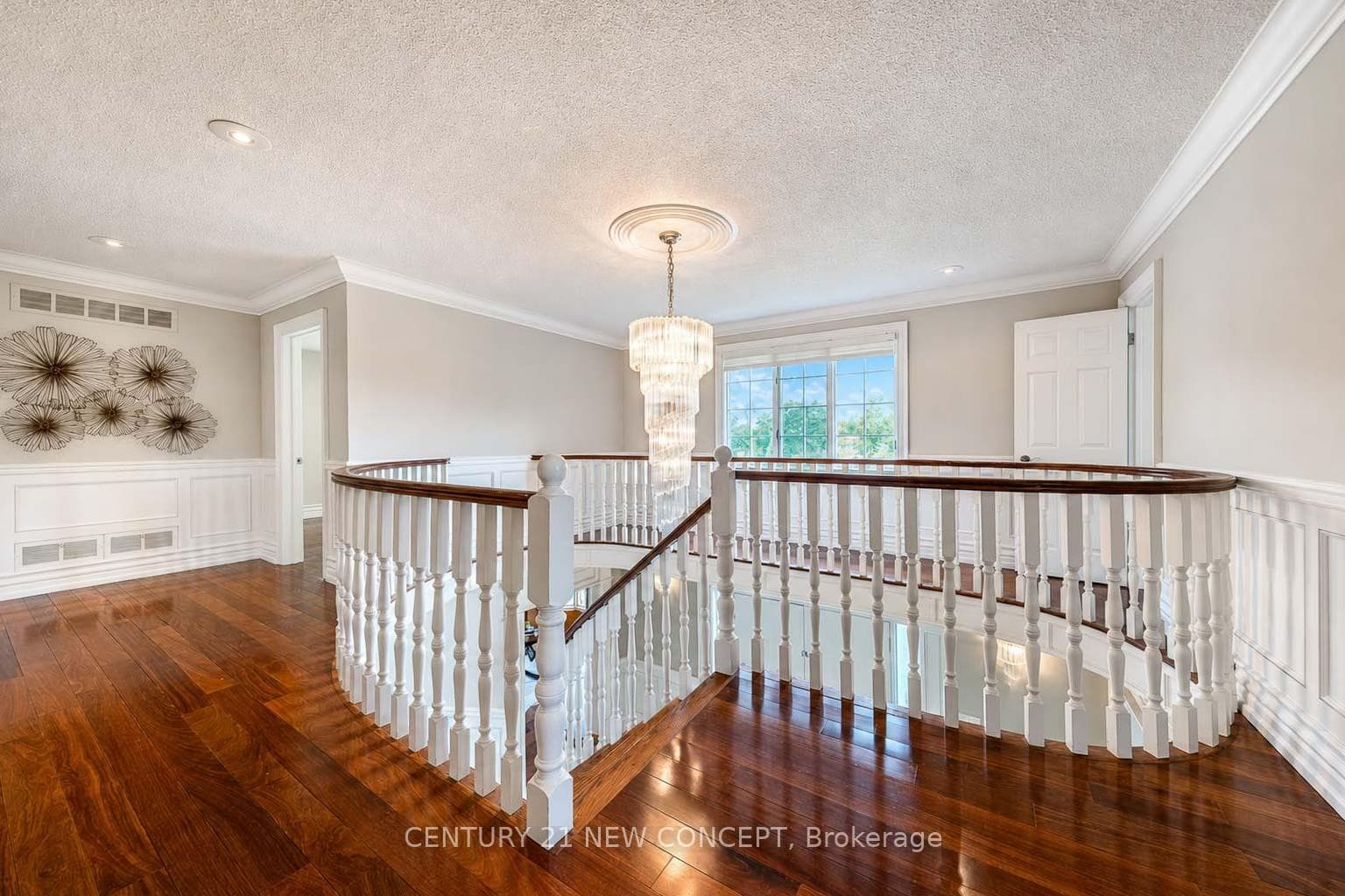 351 Byng Avenue photo 21