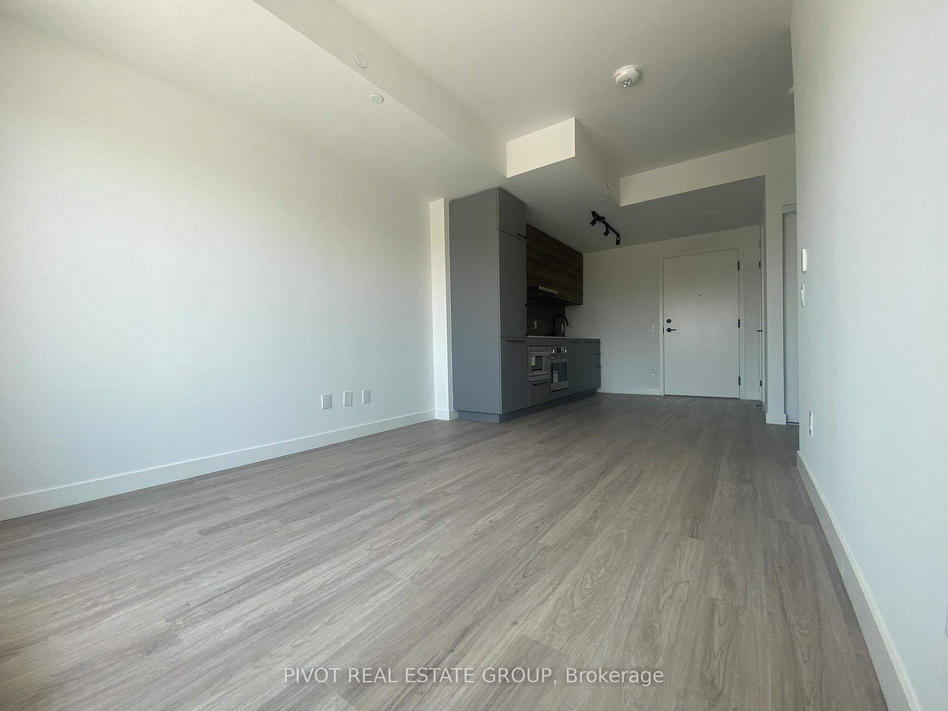 1050 Eastern Avenue Unit 518 photo 3