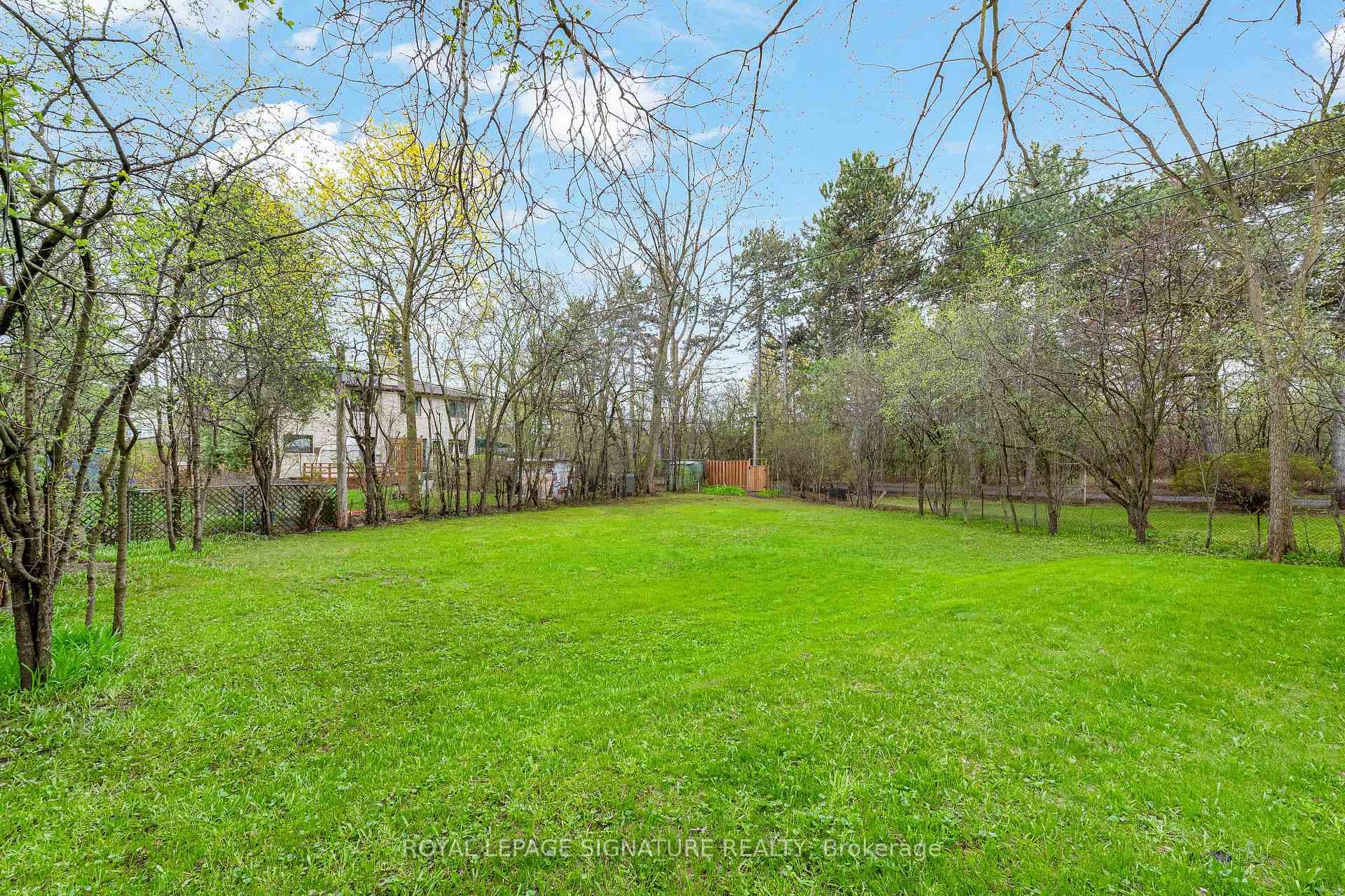 16 Veery Place photo 30