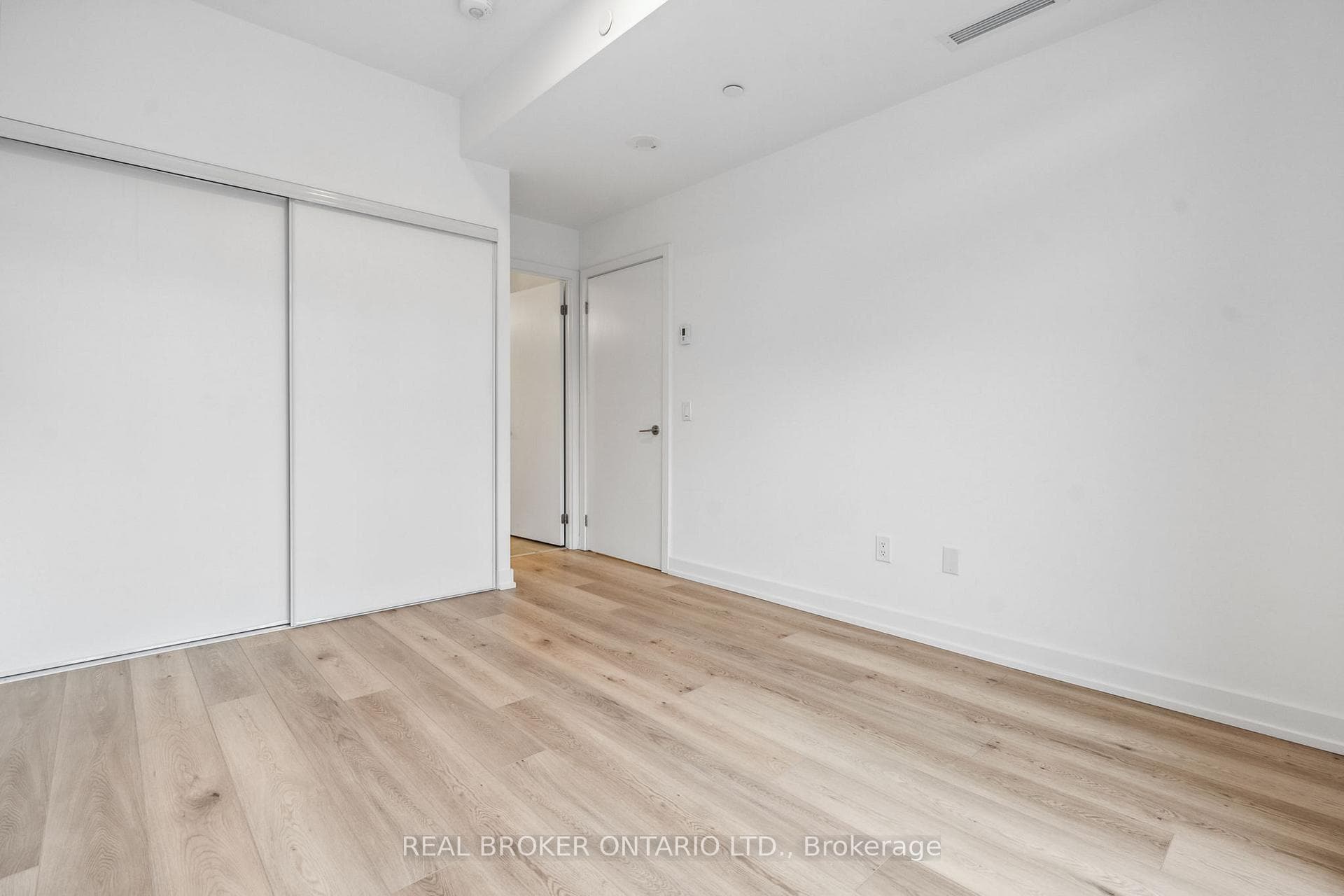 150 Logan Avenue Unit TH131 photo 34