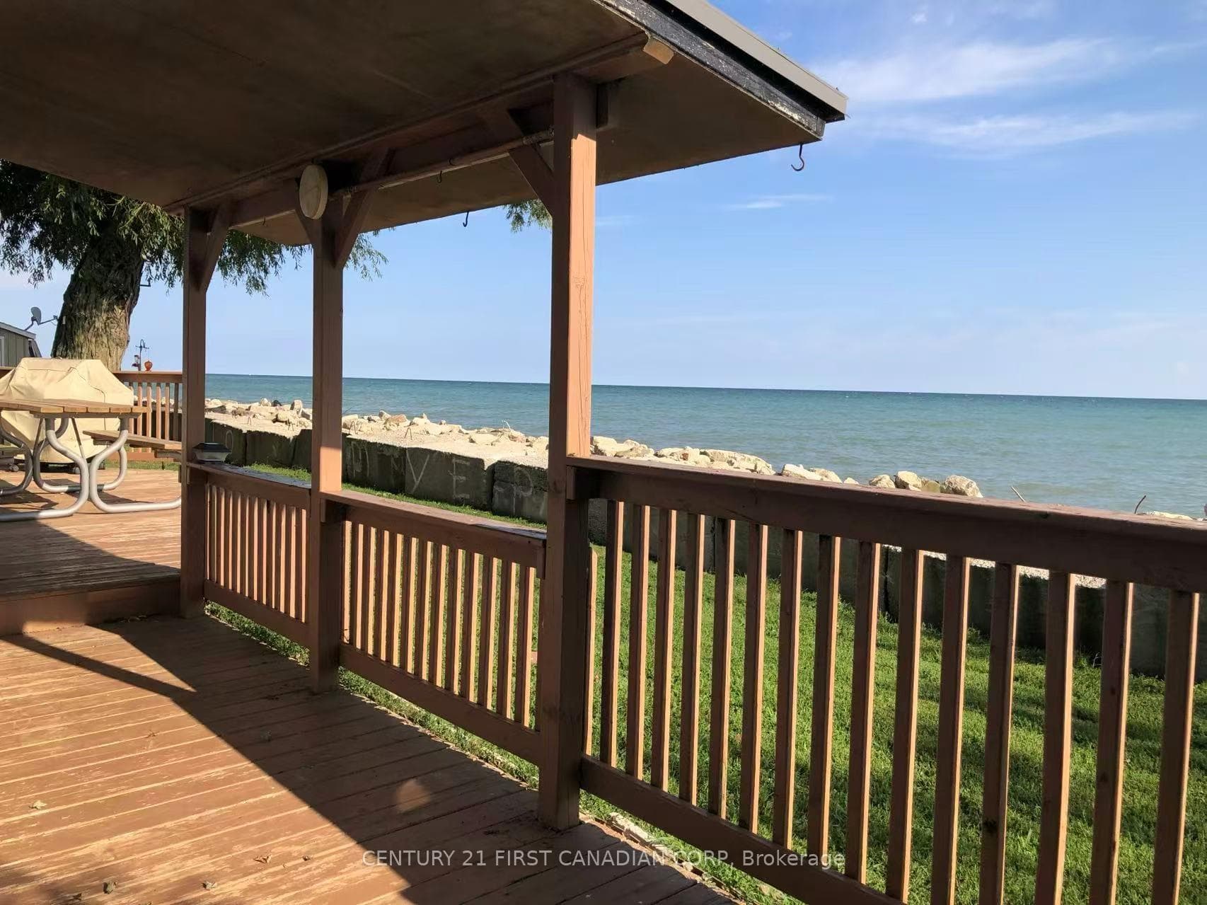 18008 Erie Shore Drive photo 1