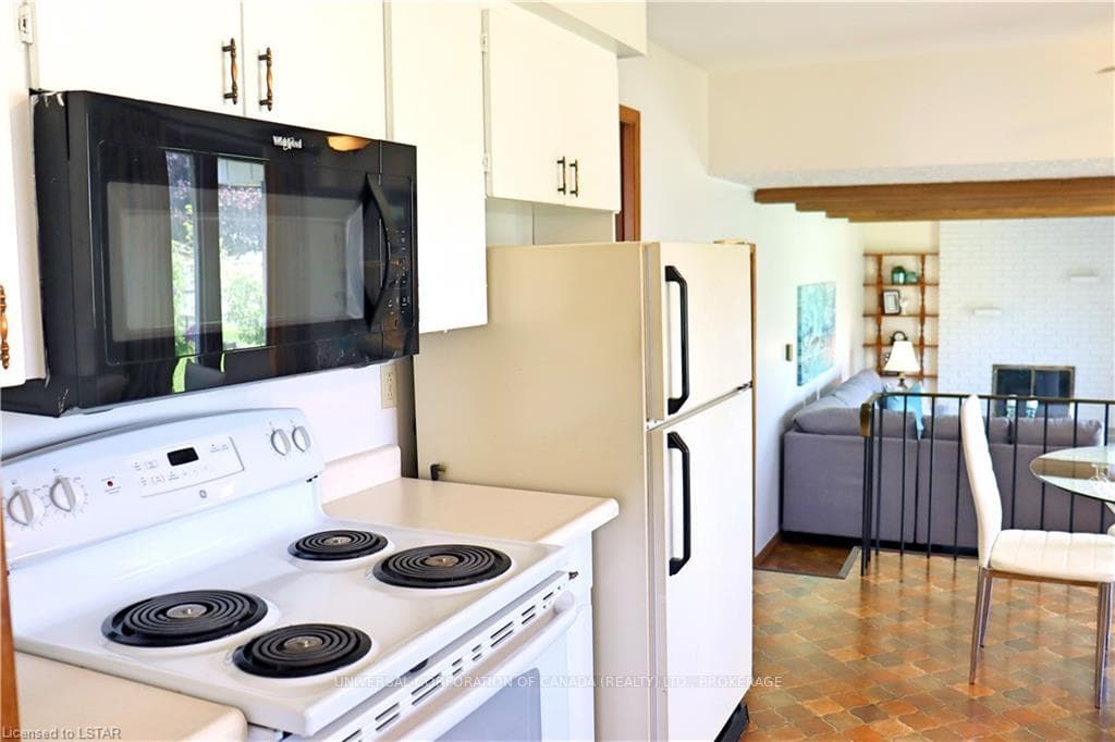 23 MOORE Avenue photo 16