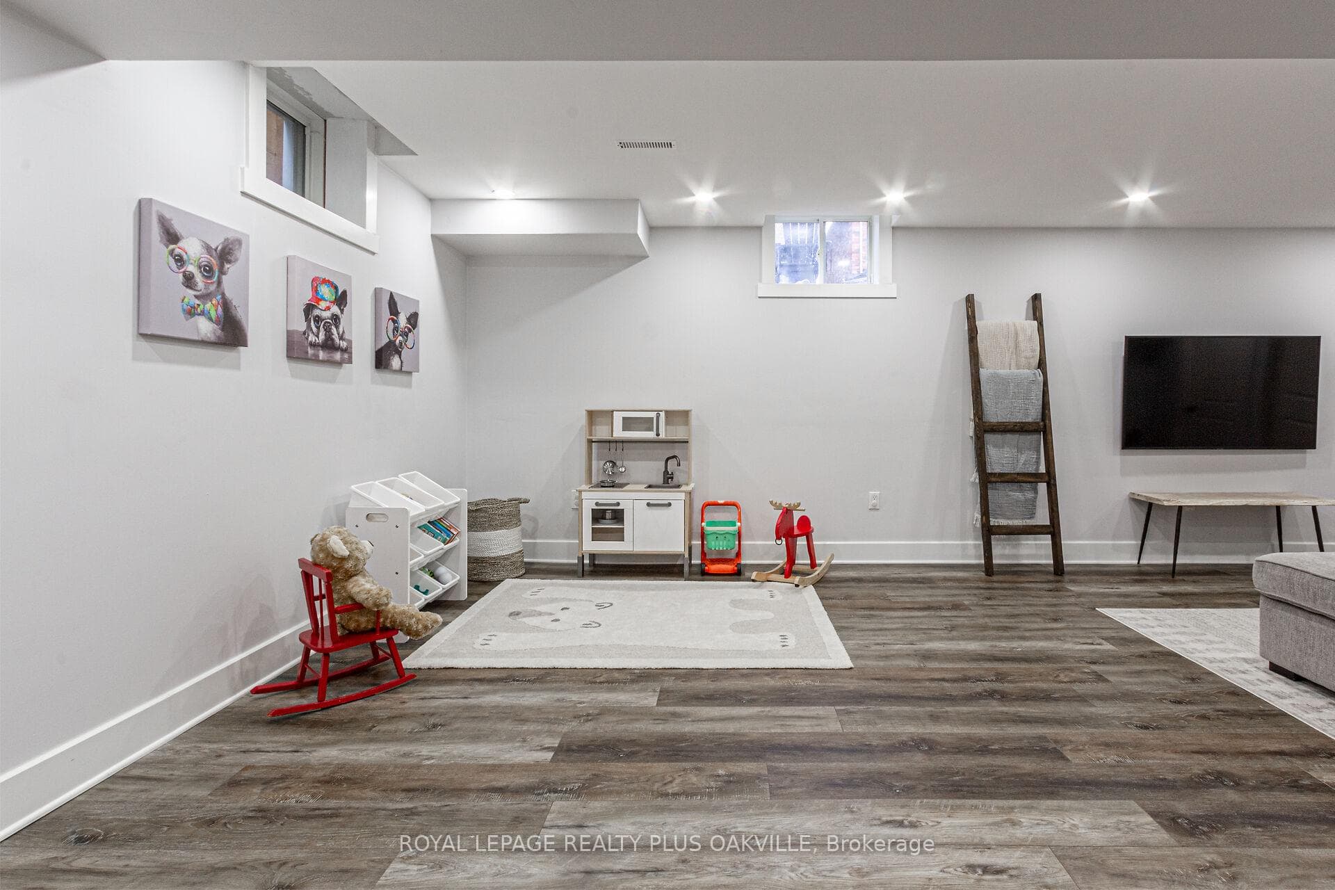 237 Montreal Circle photo 34