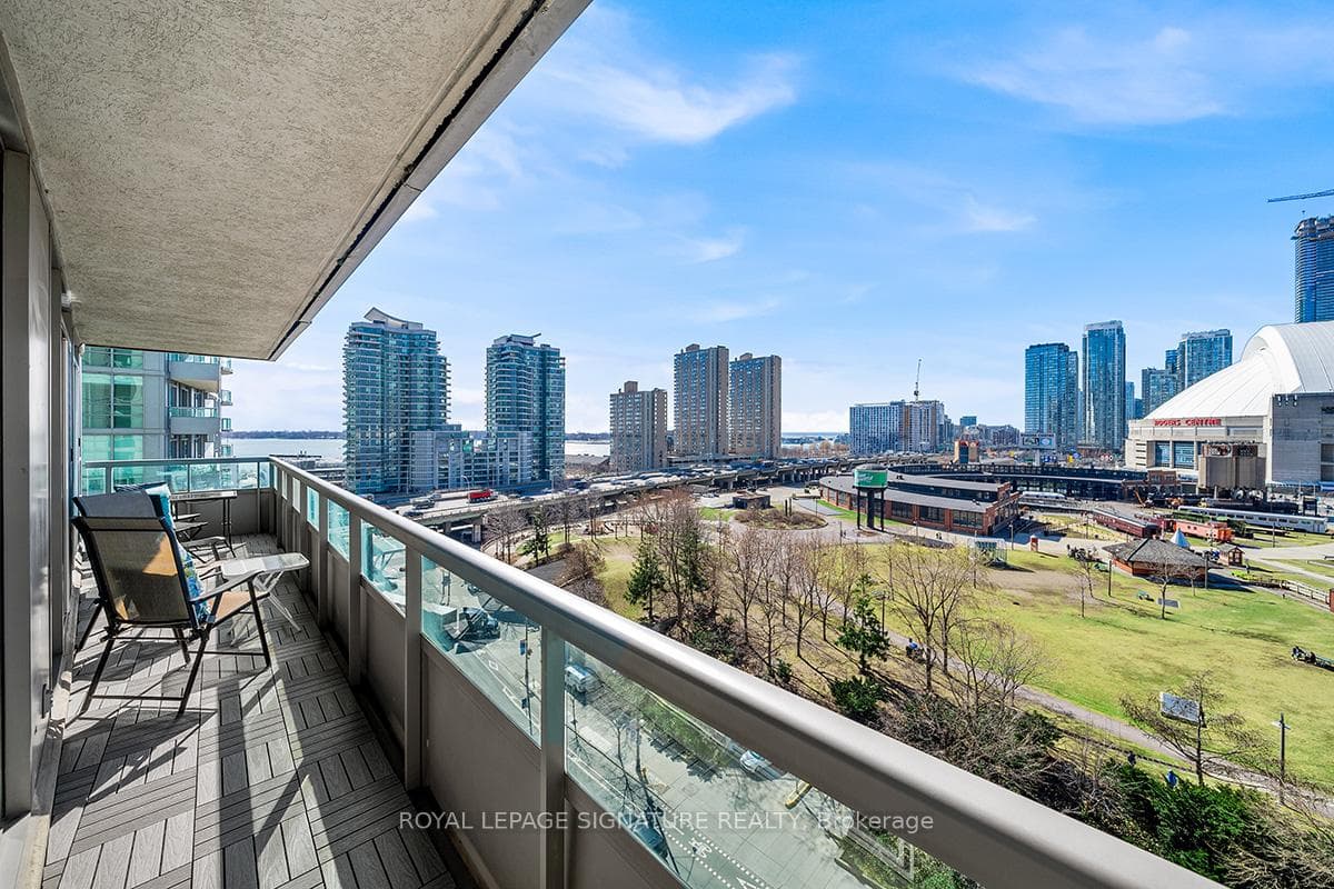 51 Lower Simcoe Street Unit 1108 photo 5