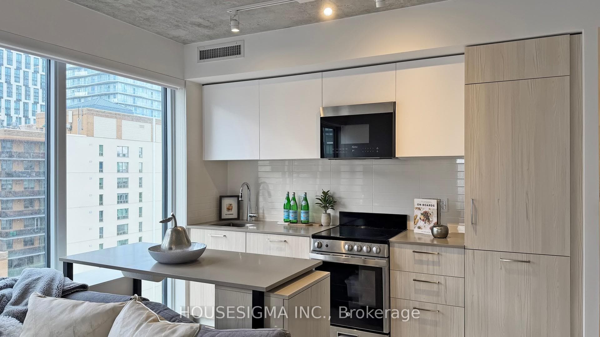 65 Mutual Street Unit 1404 photo 10