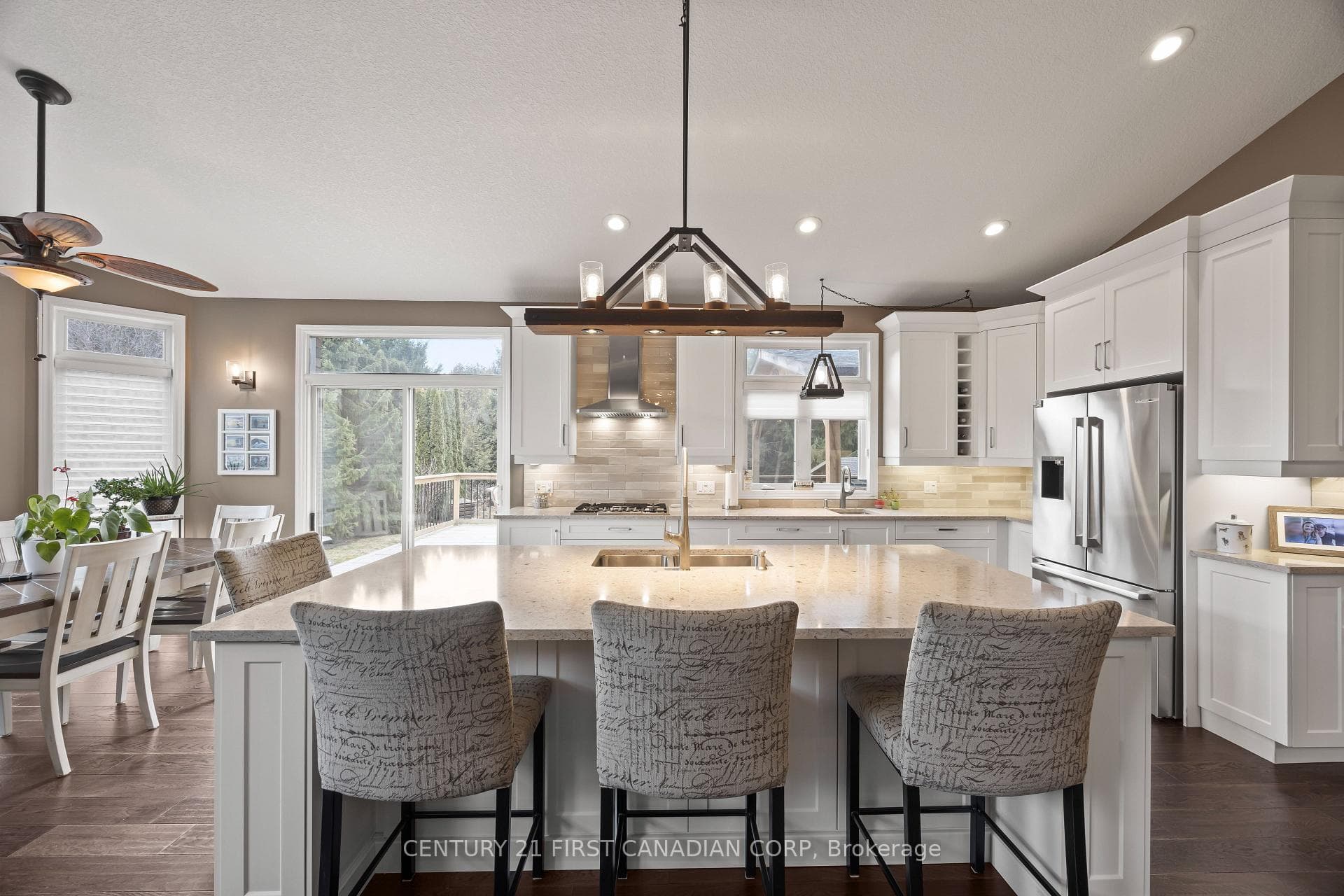 10159 Meadowlily Crescent photo 21