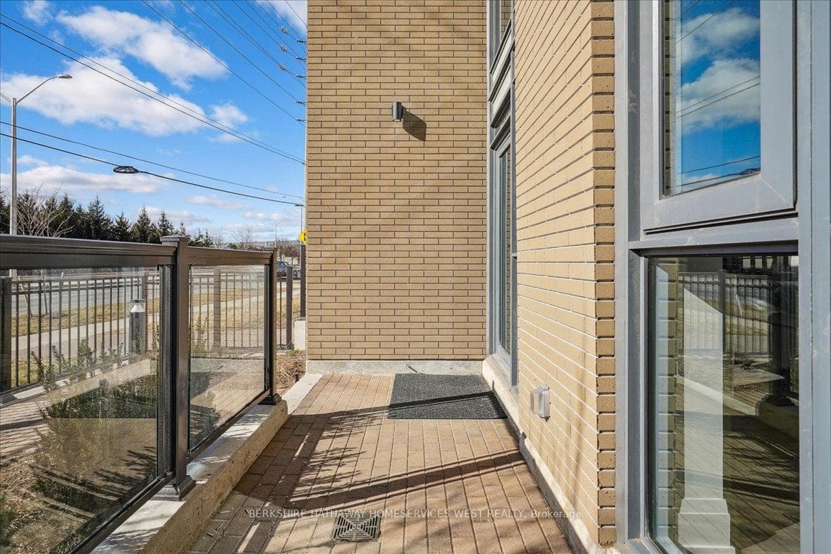 509 DUNDAS Street Unit 103 photo 25