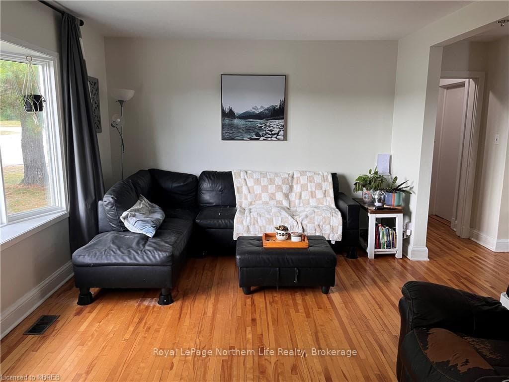 391 EIGHTH Street photo 3