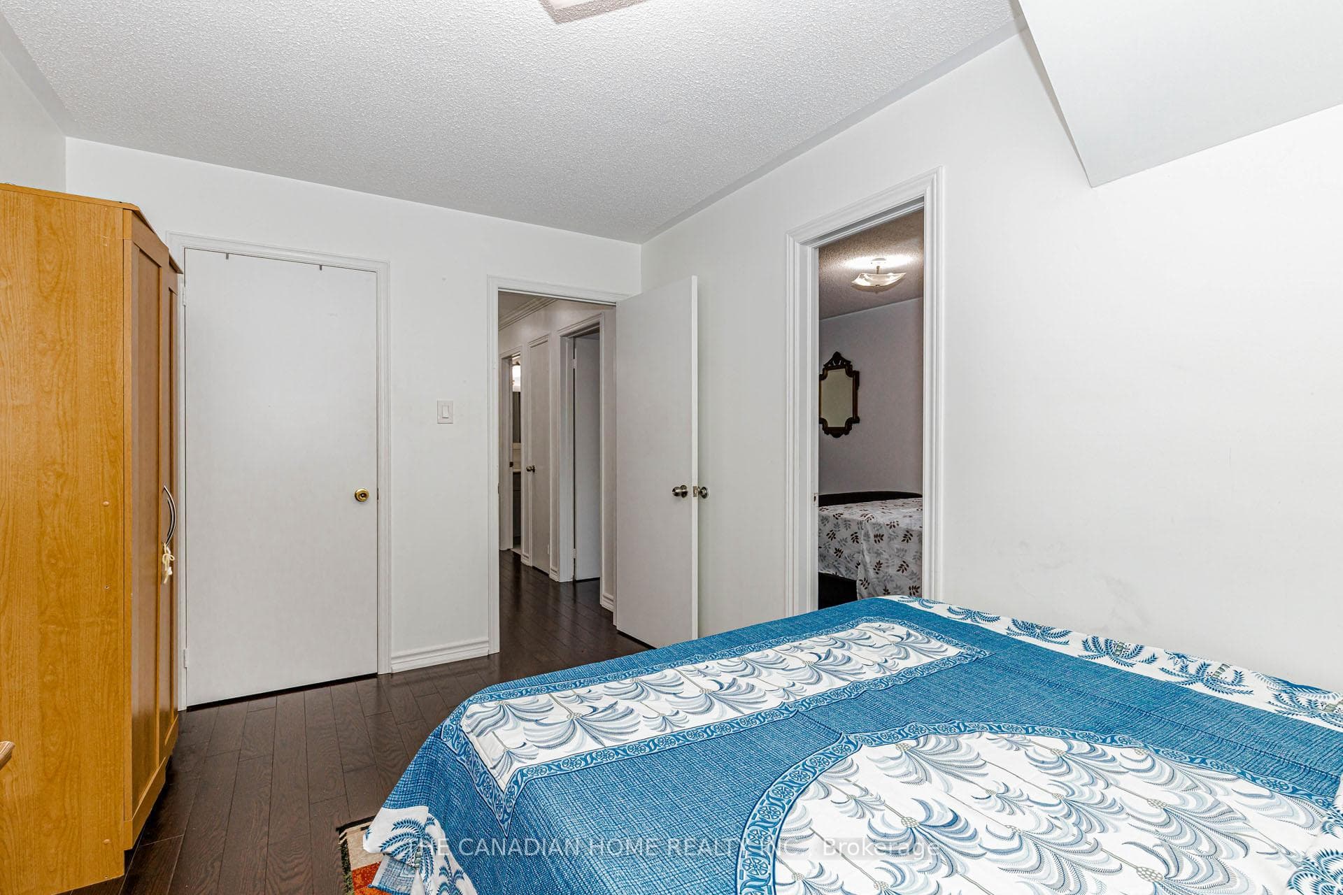 67 BIGHORN Crescent photo 37